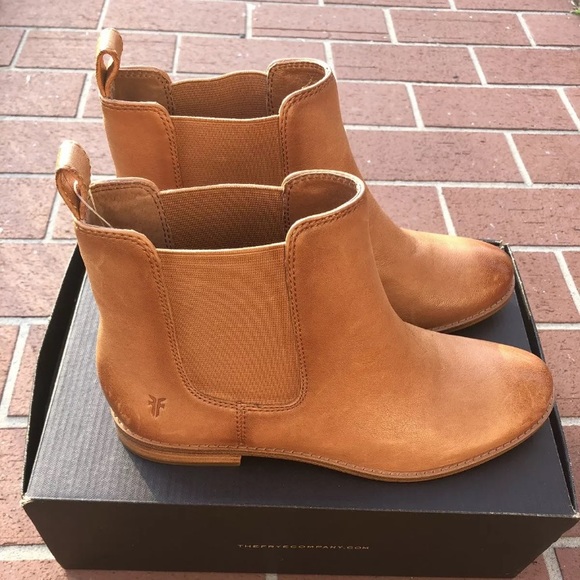 Frye Shoes - FRYE CAMEL ANNA CHELSEA LEATHER BOOTS 7.5 NIB